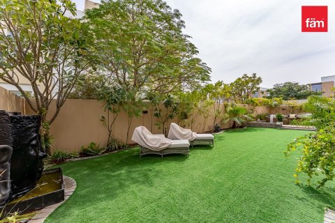 Villa en Dubai, 5 dormitorios, 658.6 m², № 10641 - foto 14