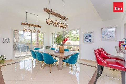Villa en Dubai, 5 dormitorios, 658.6 m², № 10641 - foto 6