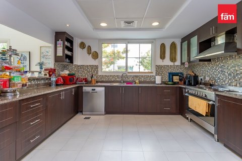 Villa en Dubai, 5 dormitorios, 658.6 m², № 10641 - foto 8