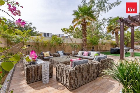 Villa en Dubai, 5 dormitorios, 658.6 m², № 10641 - foto 10