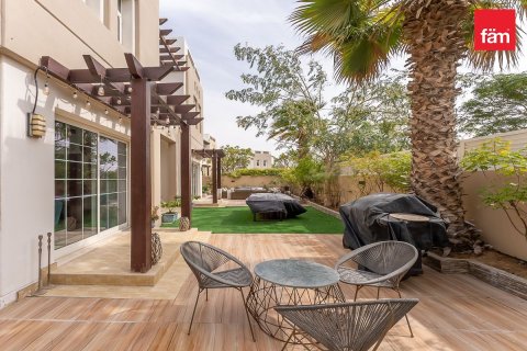 Villa en Dubai, 5 dormitorios, 658.6 m², № 10641 - foto 13