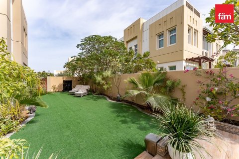 Villa en Dubai, 5 dormitorios, 658.6 m², № 10641 - foto 9