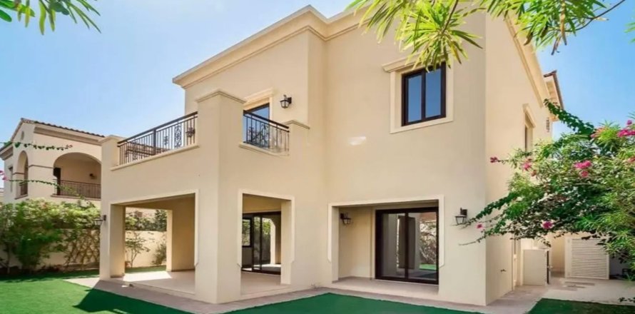 Villa in Dubai 3 bedrooms, 284 sq.m. № 120390