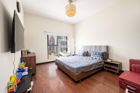 Apartment in Jumeirah Lake Towers, Dubai 2 bedrooms, 154 sq.m. № 56899 - photo 8