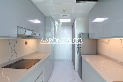 Apartamento en Jumeirah Lake Towers, Dubai, 1 dormitorio, 91 m², № 78205 - foto 12
