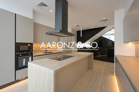 Villa en Al Barari, Dubai, 4 dormitorios, 459 m², № 78208 - foto 9