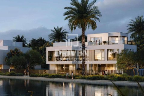 Villa in Dubai 5 bedrooms, 995.92 sq.m. № 142895 - photo 9