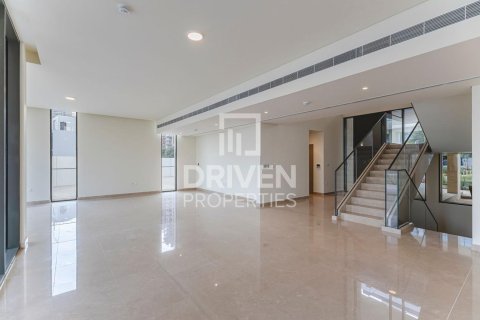 Villa en Dubai Hills Estate, Dubai, 5 dormitorios, 659.15 m², № 136821 - foto 2