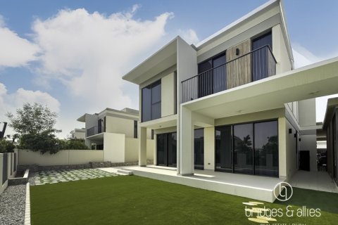 Villa in Dubai 5 bedrooms, 520.1 sq.m. № 77177 - photo 6