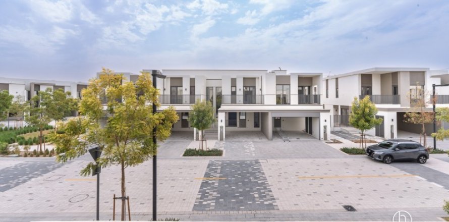 Villa en Dubai, 3 dormitorios, 140.4 m², № 77180