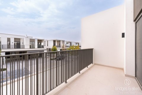 Villa en Dubai, 3 dormitorios, 140.4 m², № 77180 - foto 6