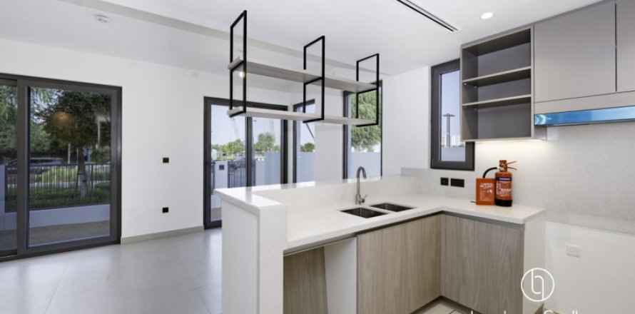 Вилла в Дубае, 4 спальни, 222.7м², № 77179