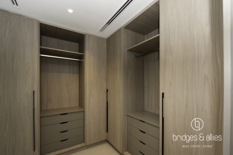 Снять в аренду виллу в Дубае: 4 спальни, 222.7м², № 77179 - фото 13