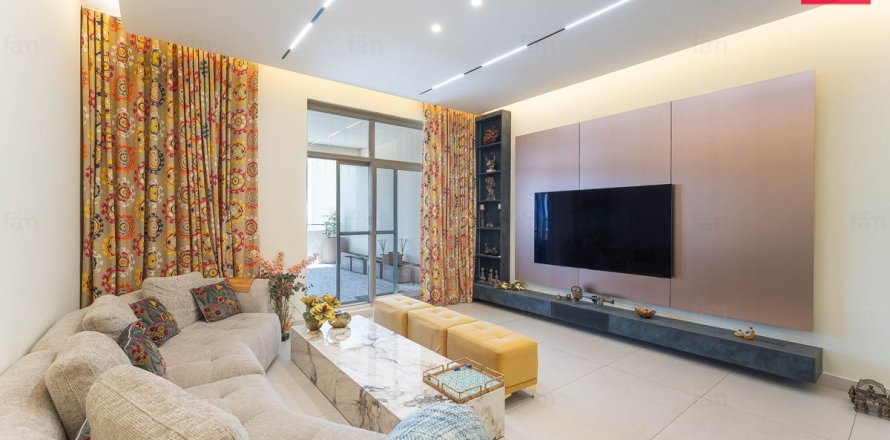 Apartment in Motor City, Dubai 3 bedrooms, 273 sq.m. № 110885