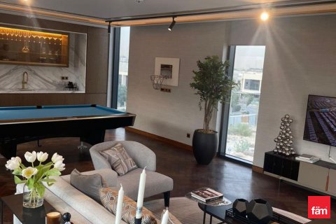 Villa in Dubai 5 bedrooms, 792 sq.m. № 72221 - photo 4