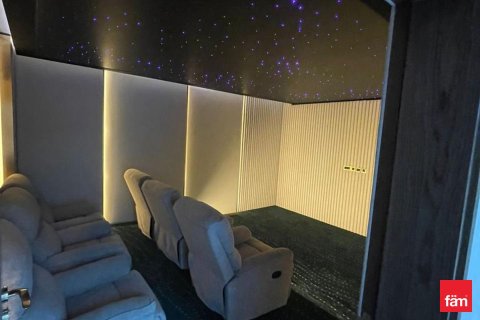 Villa in Dubai 5 bedrooms, 792 sq.m. № 72221 - photo 14