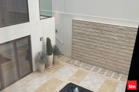 Villa in Dubai 5 bedrooms, 792 sq.m. № 72221 - photo 15