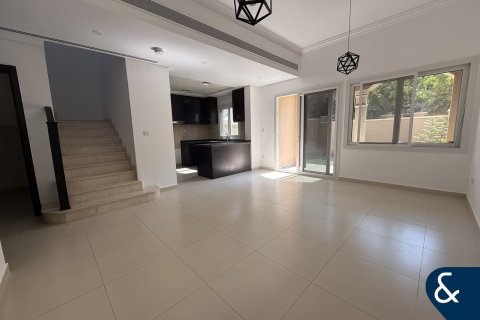 Townhouse in Dubai Land, Dubai 2 bedrooms, 180 sq.m. № 79029 - photo 1