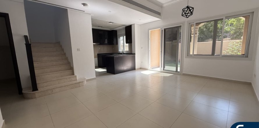 Townhouse in Dubai Land, Dubai 2 bedrooms, 180 sq.m. № 79029