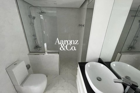 Appartement à Jumeirah Lake Towers, Dubai, 1 chambre, 112 m², № 133188 - photo 3