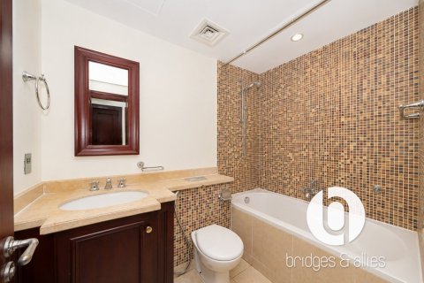 Appartement à Old Town, Dubai, 1 chambre, 88 m², № 133184 - photo 7