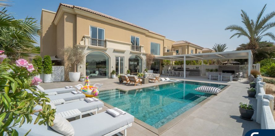 Villa à Victory Heights, Dubai Sports City, Dubai, 6 chambres, 590 m², № 91369