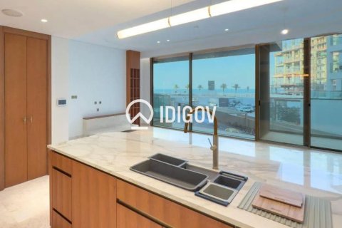 Купить квартиру в The Crescent, Пальма Джумейра, Дубай: 2 спальни, 133.04м², № 120860 - фото 2
