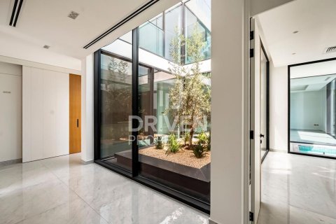 Villa in Al Barari, Dubai 5 bedrooms, 439.9 sq.m. № 139993 - photo 3