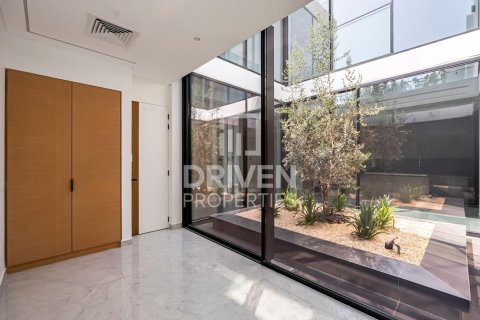 Villa in Al Barari, Dubai 5 bedrooms, 439.9 sq.m. № 139993