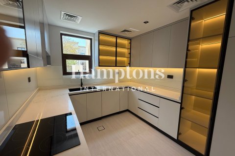 Villa in Bella Casa, Serena, Dubai 4 bedrooms, 404.96417700 sq.m. № 70083 - photo 10