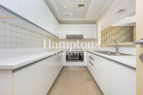 Apartment in Jumeirah Beach Residence, Dubai 2 bedrooms, 155.00029423 sq.m. № 70087 - photo 2