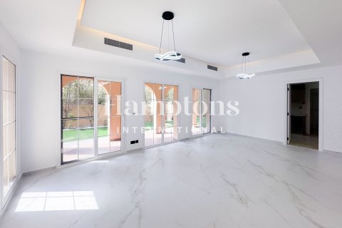 Villa in Arabian Ranches 2, Dubai 4 bedrooms, 558.48917159 sq.m. № 70084 - photo 14