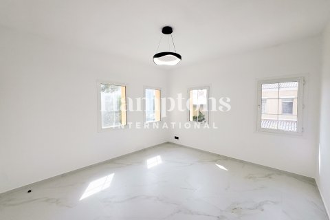 Villa in Arabian Ranches 2, Dubai 4 bedrooms, 558.48917159 sq.m. № 70084 - photo 1