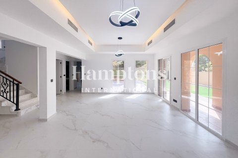 Villa in Arabian Ranches 2, Dubai 4 bedrooms, 558.48917159 sq.m. № 70084 - photo 13