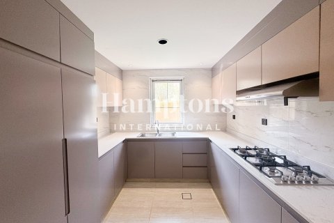 Villa in Arabian Ranches 2, Dubai 4 bedrooms, 558.48917159 sq.m. № 70084 - photo 5