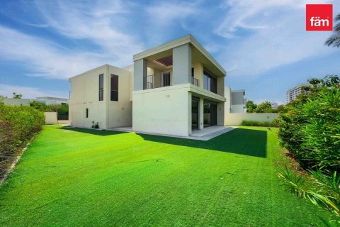 Villa in Dubai Hills Estate, Dubai 4 bedrooms, 588.2 sq.m. № 58970 - photo 1
