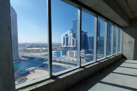 Building in Business Bay, Dubai 1180 sq.m. № 46670 - photo 3