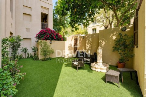 Apartment in Downtown Dubai (Downtown Burj Dubai), Dubai 2 bedrooms, 232.54 sq.m. № 125244 - photo 2