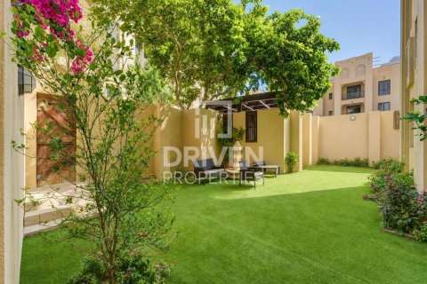 Appartement à Downtown Dubai (Downtown Burj Dubai), Dubai, 2 chambres, 232.54 m², № 125244
