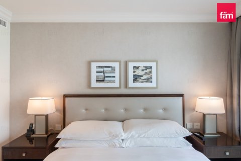 Apartment in Downtown Dubai (Downtown Burj Dubai), Dubai 2 bedrooms, 138.8 sq.m. № 133339 - photo 11