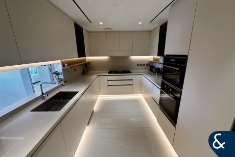 Apartment in BOULEVARD POINT in Downtown Dubai (Downtown Burj Dubai), Dubai 3 bedrooms, 170 sq.m. № 99040 - photo 3