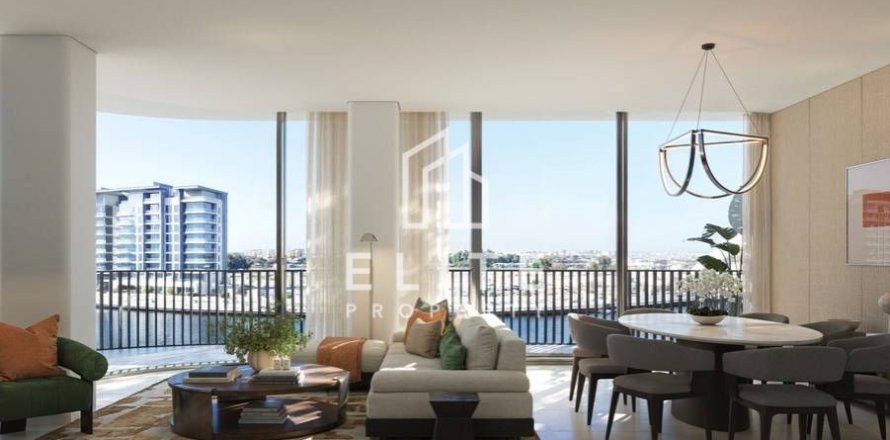 Квартира в Аль-Васле, Дубай, 4 спальни, 339м², № 121500