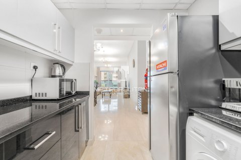 Apartment in Business Bay, Dubai 4 bedrooms, 204 sq.m. № 73421 - photo 10