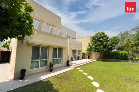 Villa en Dubai, 5 dormitorios, 540 m², № 123306 - foto 3