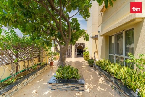 Villa en Dubai, 5 dormitorios, 540 m², № 123306 - foto 30