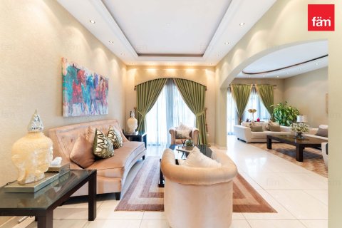 Villa en Dubai, 5 dormitorios, 540 m², № 123306 - foto 5