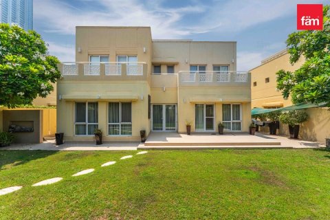 Villa in Dubai 5 bedrooms, 540 sq.m. № 123306