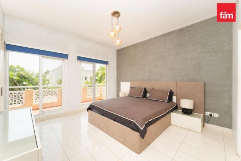 Villa en Dubai, 5 dormitorios, 540 m², № 123306 - foto 13