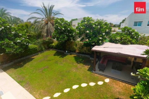 Villa en Dubai, 5 dormitorios, 540 m², № 123306 - foto 28