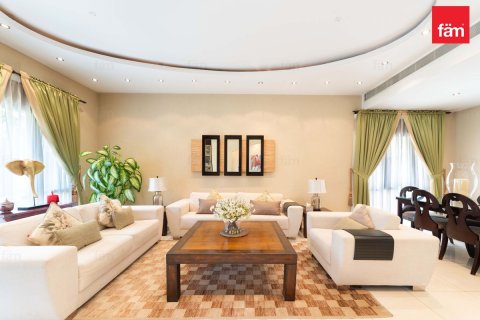 Villa en Dubai, 5 dormitorios, 540 m², № 123306 - foto 8